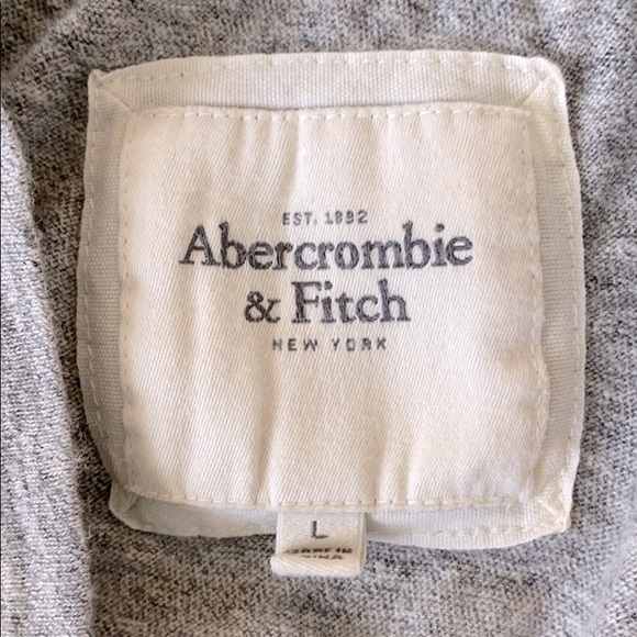 ❤️ Abercrombie and Fitch Vintage Logo Tee - Picture 3 of 6